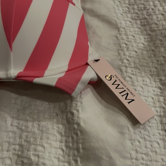 Victoria’s Secret bikini top - Picture 4 of 4